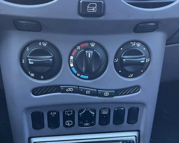 Красный Мерседес А класс, объемом двигателя 1.6 л и пробегом 248 тыс. км за 4300 $, фото 34 на Automoto.ua