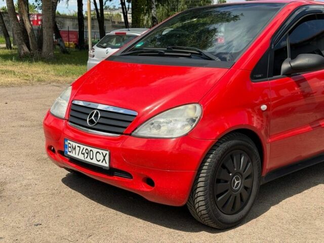 Красный Мерседес А класс, объемом двигателя 1.7 л и пробегом 235 тыс. км за 3900 $, фото 1 на Automoto.ua