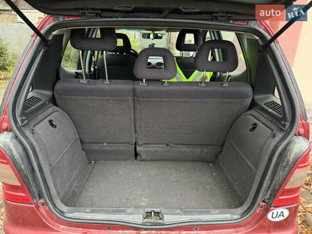 Красный Мерседес А класс, объемом двигателя 2 л и пробегом 211 тыс. км за 2200 $, фото 4 на Automoto.ua