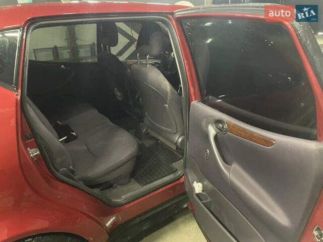 Красный Мерседес А класс, объемом двигателя 1.69 л и пробегом 290 тыс. км за 4200 $, фото 7 на Automoto.ua