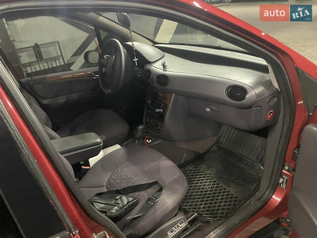 Красный Мерседес А класс, объемом двигателя 1.69 л и пробегом 290 тыс. км за 4200 $, фото 6 на Automoto.ua