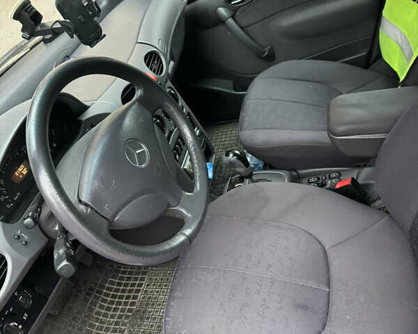 Красный Мерседес А класс, объемом двигателя 2 л и пробегом 211 тыс. км за 2200 $, фото 7 на Automoto.ua