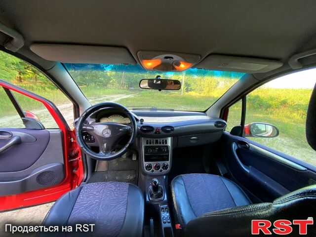 Мерседес А класс 2002 в Богодухове на Automoto.ua Красный Мерседес А класс, объемом двигателя 1.9 л и пробегом 0 тыс. км за 3000 $, фото 8 на Automoto.ua