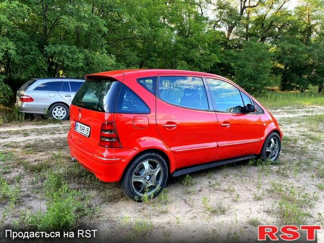 Мерседес А класс 2002 в Богодухове на Automoto.ua Красный Мерседес А класс, объемом двигателя 1.9 л и пробегом 0 тыс. км за 3000 $, фото 2 на Automoto.ua