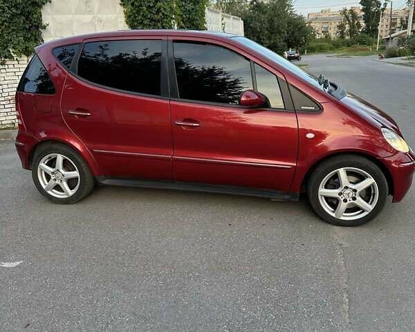 Мерседес А класс 2002 в Хмельницком на Automoto.ua Красный Мерседес А класс, объемом двигателя 1.9 л и пробегом 188 тыс. км за 5200 $, фото 1 на Automoto.ua