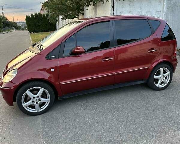 Мерседес А класс 2002 в Хмельницком на Automoto.ua Красный Мерседес А класс, объемом двигателя 1.9 л и пробегом 188 тыс. км за 5200 $, фото 9 на Automoto.ua