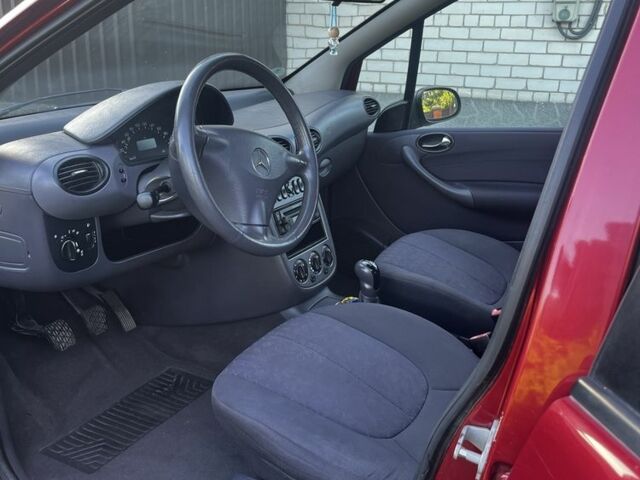 Червоний Мерседес А клас, об'ємом двигуна 1.4 л та пробігом 174 тис. км за 3660 $, фото 5 на Automoto.ua