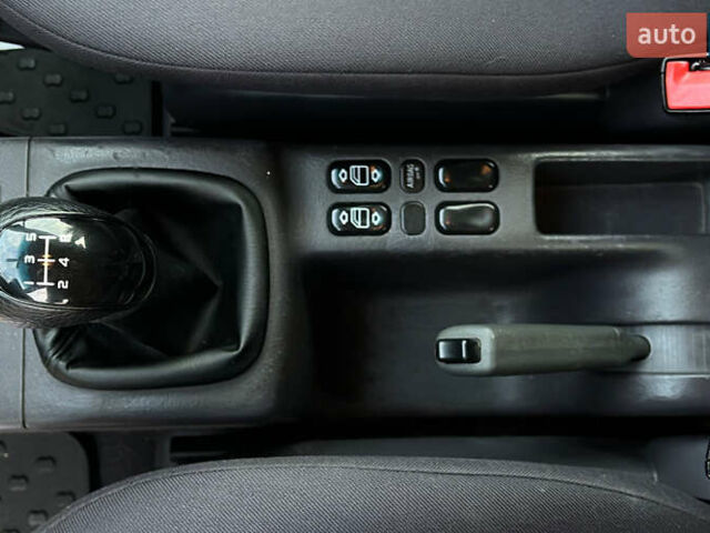 Червоний Мерседес А клас, об'ємом двигуна 1.4 л та пробігом 200 тис. км за 4300 $, фото 13 на Automoto.ua