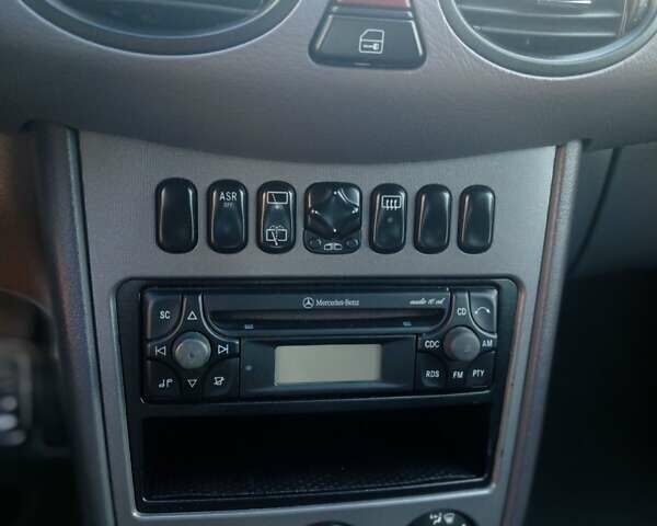 Красный Мерседес А класс, объемом двигателя 1.4 л и пробегом 216 тыс. км за 3650 $, фото 6 на Automoto.ua