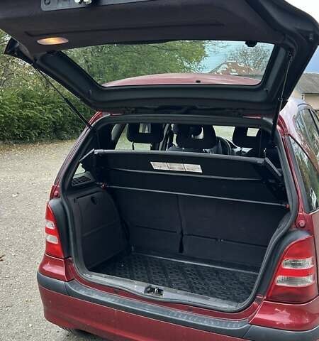 Красный Мерседес А класс, объемом двигателя 1.4 л и пробегом 220 тыс. км за 3800 $, фото 6 на Automoto.ua