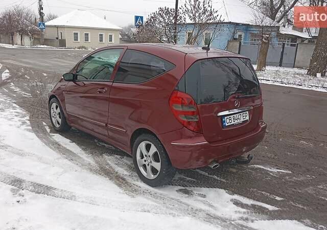 Красный Мерседес А класс, объемом двигателя 1.7 л и пробегом 252 тыс. км за 3000 $, фото 3 на Automoto.ua