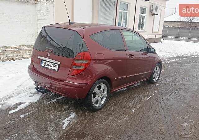 Красный Мерседес А класс, объемом двигателя 1.7 л и пробегом 252 тыс. км за 3000 $, фото 1 на Automoto.ua
