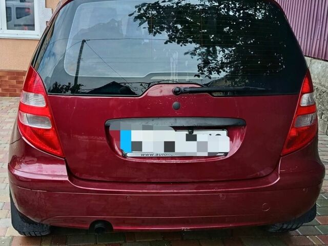 Червоний Мерседес А клас, об'ємом двигуна 2 л та пробігом 300 тис. км за 5300 $, фото 2 на Automoto.ua