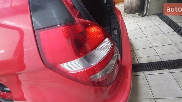 Мерседес А класс 2007 в Киеве на Automoto.ua Красный Мерседес А класс, объемом двигателя 1.66 л и пробегом 117 тыс. км за 5300 $, фото 9 на Automoto.ua