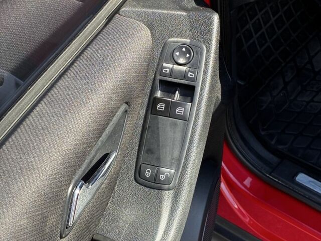 Красный Мерседес А класс, объемом двигателя 1.5 л и пробегом 162 тыс. км за 4000 $, фото 18 на Automoto.ua