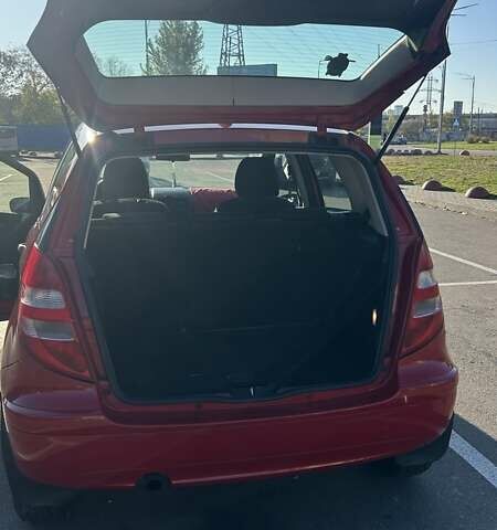 Красный Мерседес А класс, объемом двигателя 1.5 л и пробегом 172 тыс. км за 5500 $, фото 4 на Automoto.ua