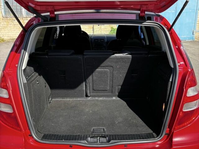 Красный Мерседес А класс, объемом двигателя 1.5 л и пробегом 162 тыс. км за 4000 $, фото 8 на Automoto.ua