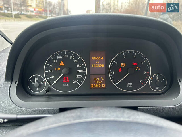 Красный Мерседес А класс, объемом двигателя 1.5 л и пробегом 123 тыс. км за 5868 $, фото 2 на Automoto.ua