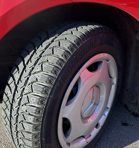 Красный Мерседес А класс, объемом двигателя 1.5 л и пробегом 172 тыс. км за 5500 $, фото 3 на Automoto.ua