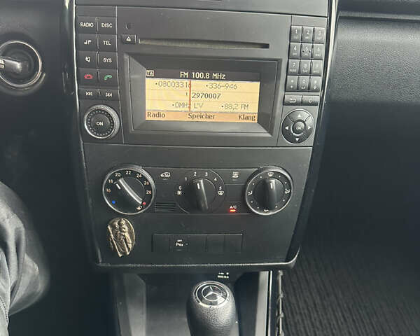 Червоний Мерседес А клас, об'ємом двигуна 1.7 л та пробігом 203 тис. км за 7700 $, фото 21 на Automoto.ua