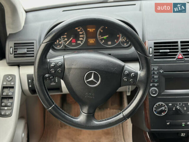 Червоний Мерседес А клас, об'ємом двигуна 1.5 л та пробігом 209 тис. км за 6250 $, фото 32 на Automoto.ua