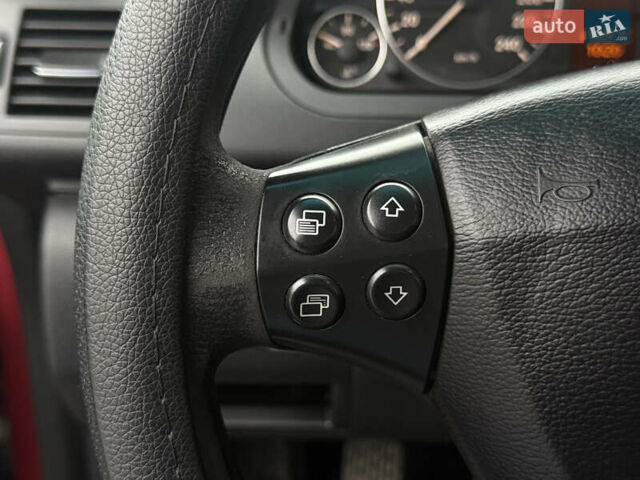 Красный Мерседес А класс, объемом двигателя 1.99 л и пробегом 300 тыс. км за 4900 $, фото 44 на Automoto.ua