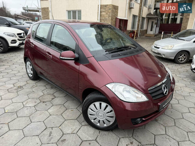 Красный Мерседес А класс, объемом двигателя 1.99 л и пробегом 300 тыс. км за 4900 $, фото 12 на Automoto.ua