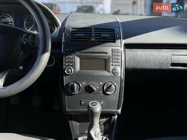 Мерседес А клас 2009 у Одесі на Automoto.ua Червоний Мерседес А клас, об'ємом двигуна 1.99 л та пробігом 300 тис. км за 5500 $, фото 40 на Automoto.ua