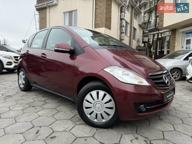 Красный Мерседес А класс, объемом двигателя 1.99 л и пробегом 300 тыс. км за 4900 $, фото 13 на Automoto.ua