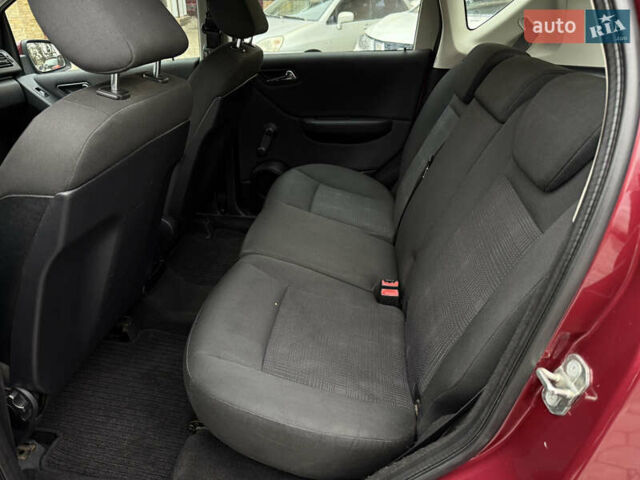 Красный Мерседес А класс, объемом двигателя 1.99 л и пробегом 300 тыс. км за 4900 $, фото 31 на Automoto.ua