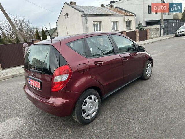 Красный Мерседес А класс, объемом двигателя 1.7 л и пробегом 204 тыс. км за 6800 $, фото 4 на Automoto.ua