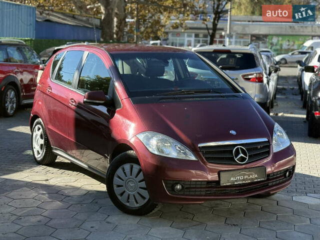 Мерседес А клас 2009 у Одесі на Automoto.ua Червоний Мерседес А клас, об'ємом двигуна 1.99 л та пробігом 300 тис. км за 5500 $, фото 12 на Automoto.ua