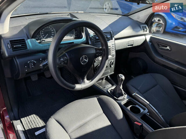Мерседес А клас 2009 у Одесі на Automoto.ua Червоний Мерседес А клас, об'ємом двигуна 1.99 л та пробігом 300 тис. км за 5500 $, фото 36 на Automoto.ua
