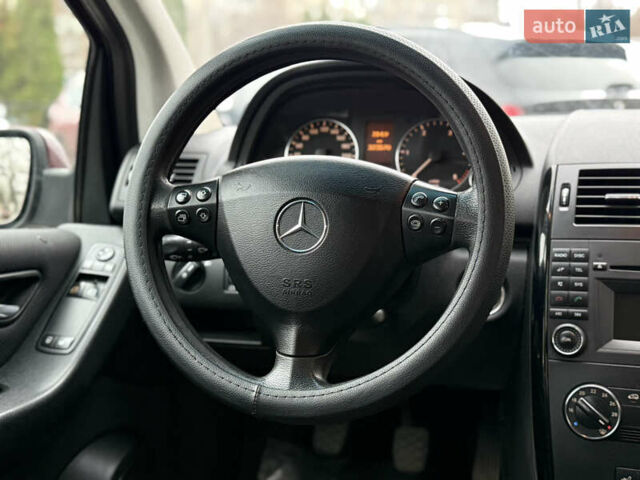 Красный Мерседес А класс, объемом двигателя 1.99 л и пробегом 300 тыс. км за 4900 $, фото 39 на Automoto.ua