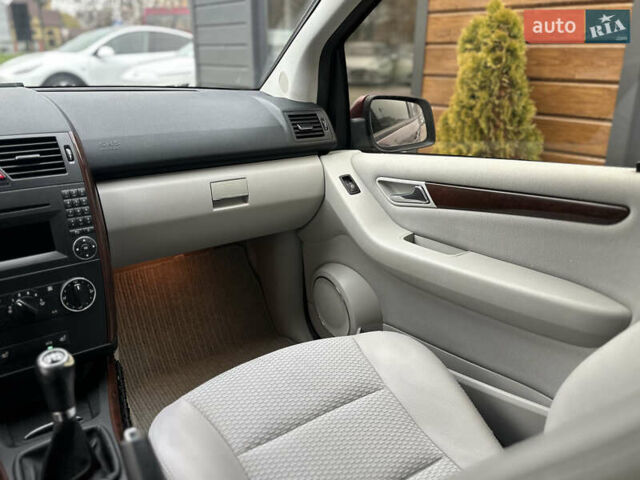 Червоний Мерседес А клас, об'ємом двигуна 1.5 л та пробігом 209 тис. км за 6250 $, фото 41 на Automoto.ua