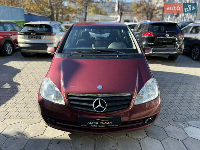 Мерседес А клас 2009 у Одесі на Automoto.ua Червоний Мерседес А клас, об'ємом двигуна 1.99 л та пробігом 300 тис. км за 5500 $, фото 1 на Automoto.ua