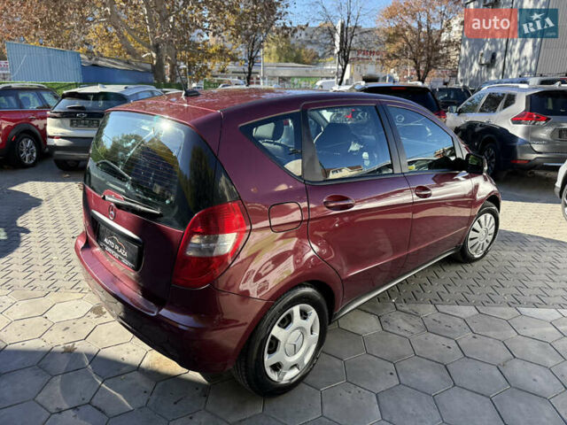 Мерседес А клас 2009 у Одесі на Automoto.ua Червоний Мерседес А клас, об'ємом двигуна 1.99 л та пробігом 300 тис. км за 5500 $, фото 18 на Automoto.ua