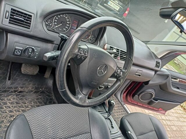 Красный Мерседес А класс, объемом двигателя 1.7 л и пробегом 155 тыс. км за 6900 $, фото 6 на Automoto.ua