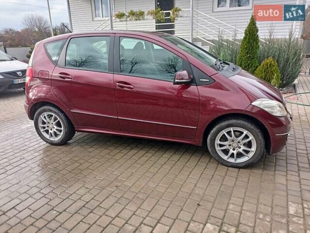 Красный Мерседес А класс, объемом двигателя 1.7 л и пробегом 155 тыс. км за 6600 $, фото 1 на Automoto.ua