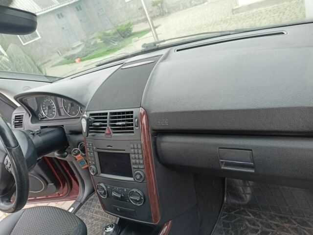 Красный Мерседес А класс, объемом двигателя 1.7 л и пробегом 155 тыс. км за 6900 $, фото 7 на Automoto.ua