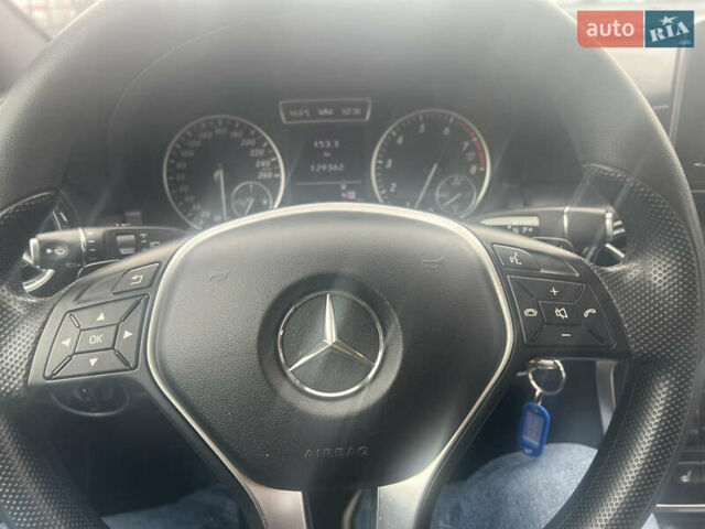 Червоний Мерседес А клас, об'ємом двигуна 1.6 л та пробігом 130 тис. км за 12999 $, фото 18 на Automoto.ua