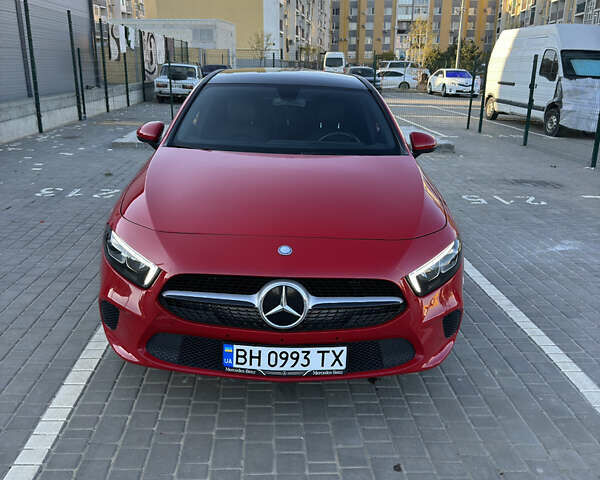 Мерседес А класс 2019 в Одессе на Automoto.ua Красный Мерседес А класс, объемом двигателя 1.99 л и пробегом 33 тыс. км за 23000 $, фото 3 на Automoto.ua