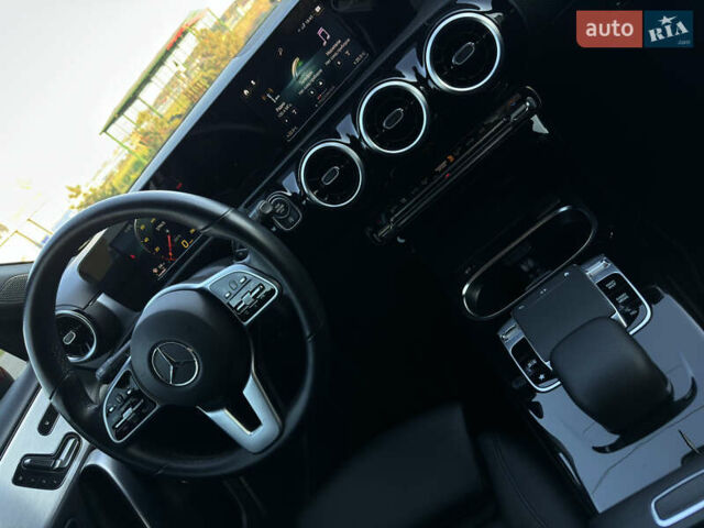 Мерседес А класс 2019 в Одессе на Automoto.ua Красный Мерседес А класс, объемом двигателя 1.99 л и пробегом 33 тыс. км за 23000 $, фото 8 на Automoto.ua