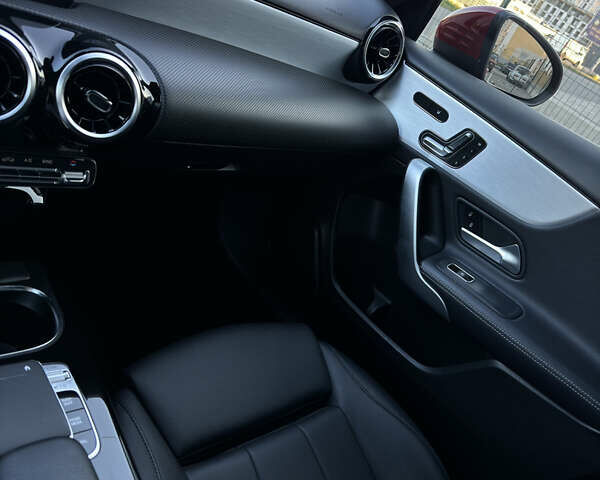Мерседес А класс 2019 в Одессе на Automoto.ua Красный Мерседес А класс, объемом двигателя 1.99 л и пробегом 33 тыс. км за 23000 $, фото 11 на Automoto.ua
