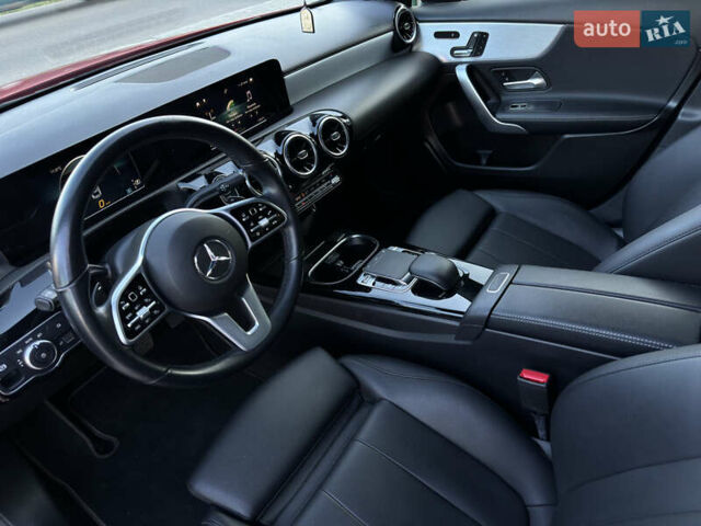 Мерседес А класс 2019 в Одессе на Automoto.ua Красный Мерседес А класс, объемом двигателя 1.99 л и пробегом 33 тыс. км за 23000 $, фото 6 на Automoto.ua