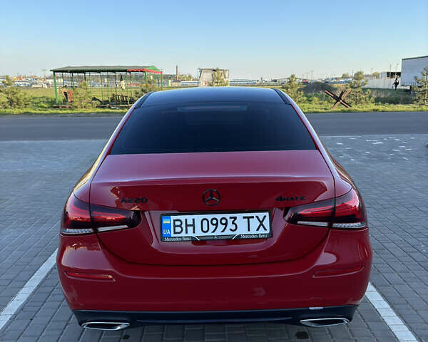 Мерседес А класс 2019 в Одессе на Automoto.ua Красный Мерседес А класс, объемом двигателя 1.99 л и пробегом 33 тыс. км за 23000 $, фото 2 на Automoto.ua