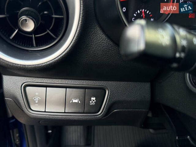 Червоний Мерседес А клас, об'ємом двигуна 1.99 л та пробігом 50 тис. км за 23900 $, фото 26 на Automoto.ua