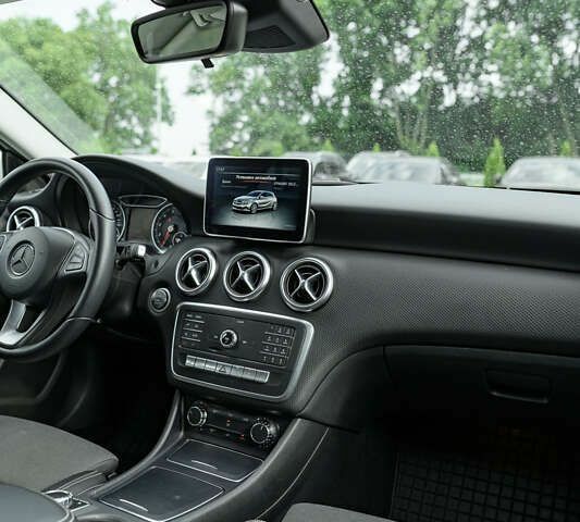 Мерседес А класс, объемом двигателя 1.6 л и пробегом 50 тыс. км за 19990 $, фото 16 на Automoto.ua