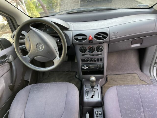 Серый Мерседес А класс, объемом двигателя 1.7 л и пробегом 3 тыс. км за 1000 $, фото 7 на Automoto.ua