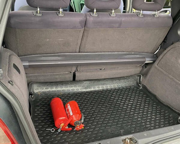 Серый Мерседес А класс, объемом двигателя 1.6 л и пробегом 195 тыс. км за 3000 $, фото 8 на Automoto.ua